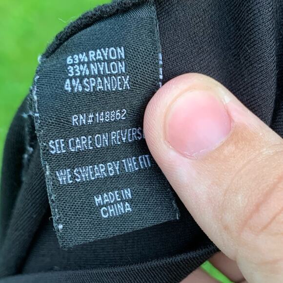 Torrid high waisted floral black red and green skirt - Picture 5 of 9